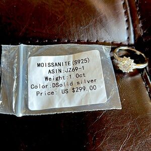 Moissanite 1 ct promise ring  D color Size 8 NWT
